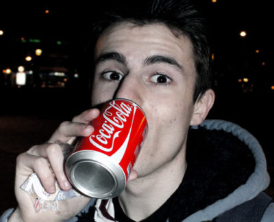 Pepsi y Coca-Cola cambian su fórmula por incorporar una sustancia cancerígena